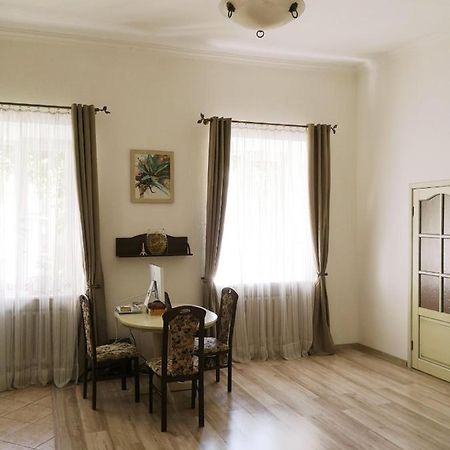 Уютная Квартира В Центре Одессы Odessa Zewnętrze zdjęcie